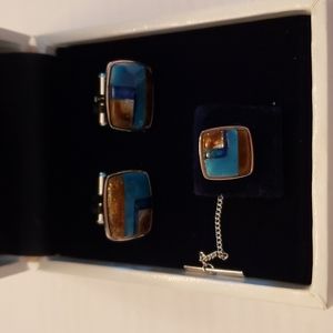 Set - cufflinks a tie tack